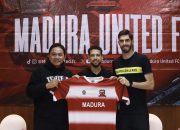 Pedro dan Iran Resmi Bertahan Bersama Madura United