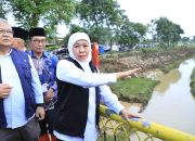 Tinjau Normalisasi Sungai di Pamekasan, Khofifah Pastikan Daya Tampung Air Kembali Normal