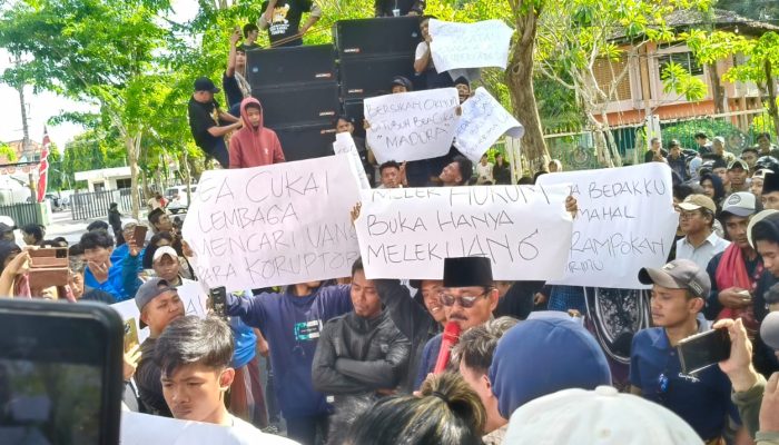 Sita Mesin Produksi Rokok, Warga Tuding Bea Cukai Madura Terima Upeti