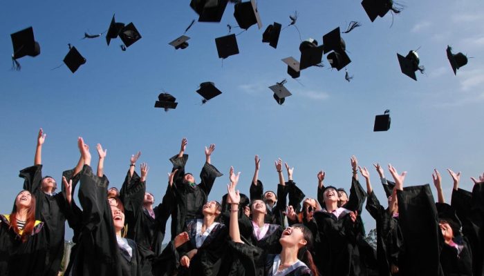 5 Rekomendasi Beasiswa untuk Mahasiswa on Going, dari Bantuan UKT hingga Peluang Magang