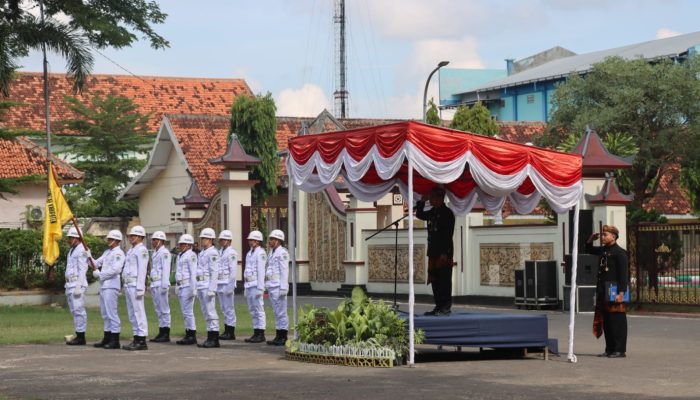 Pimpin Upacara Peringatan Harjad ke-495 Pamekasan, Bupati: Kemajuan Daerah Tidak Lepas dari Sejarah