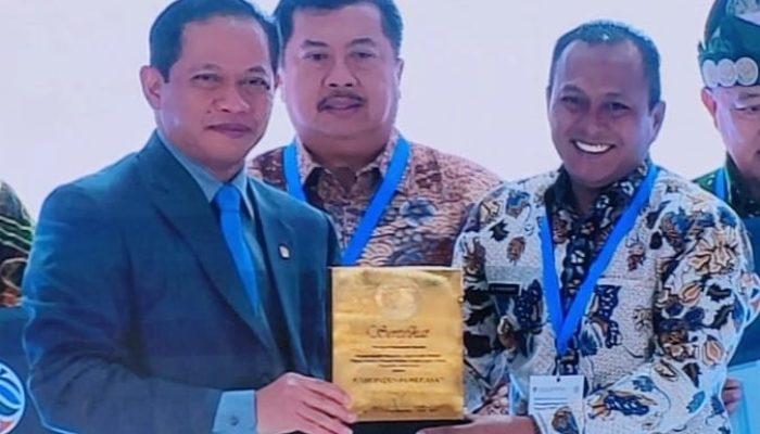 Kalahkan Tiga Kabupaten Lain di Madura, Pamekasan Raih Penghargaan Kabupaten Menuju Bersih