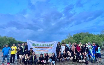 Peringati Hari Bumi, Mahapala Unira Gandeng Sispala Se-Pamekasan Tanam 500 Bibit Mangrove