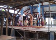 Teras Pasar 17 Pamekasan Ambruk, Disperindag : Kayu Sudah Lapuk Faktor Usia