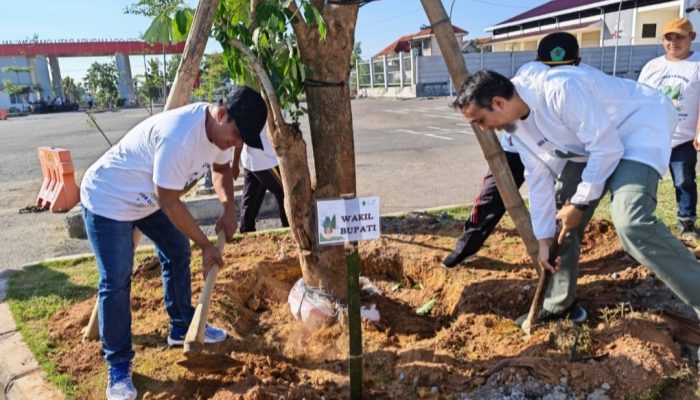 Hari Lingkungan Hidup se-Dunia 2026, Pemkab Pamekasan Tanam 370 Pohon