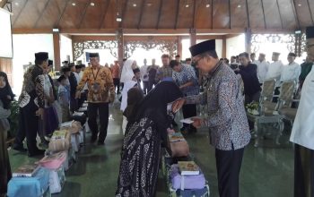 10 Muharram 1448 H, Bupati Pamekasan Tebar Kebahagiaan kepada Puluhan Anak Yatim