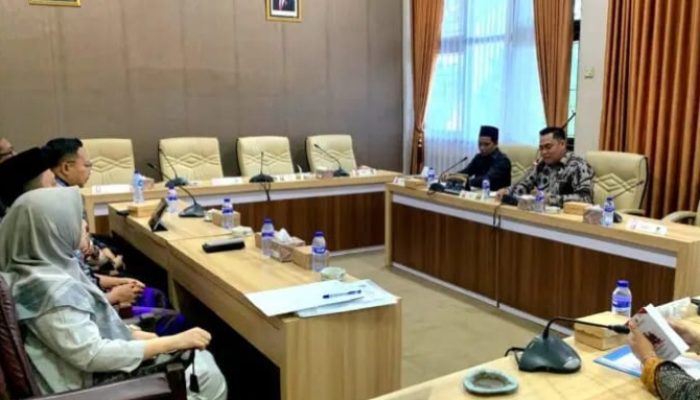 Komisi IV DPRD Pamekasan Turun Tangan, Sejumlah Pihak Dipanggil Buntut Penyegelan SMK Kesehatan Nusantara
