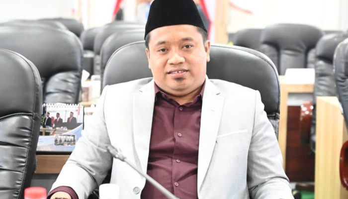Ketua Komisi III DPRD Pamekasan Nilai Progres Tambal Sulam Jalan Raya Lamban