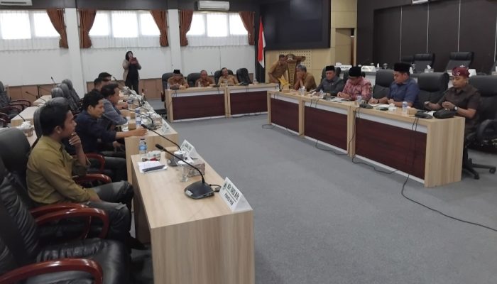 Audiensi Soal 117 Kepala Sekolah Dijabat Plt, Tanggapan Disdik Berbelit-belit