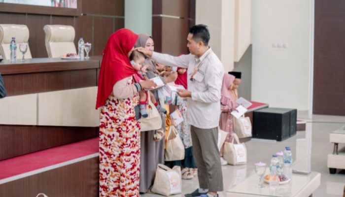 Santunan Anak Yatim, Kontribusi Cahaya Ummat di Sarasehan Literasi AJP