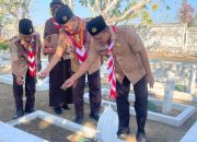 Tabur Bunga di Makam Pahlawan, Kwarcab Pramuka Pamekasan Ajak Teladani Pejuang Terdahulu