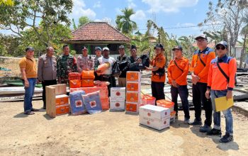 Harta Habis Dilalap Api, 9 Korban Kebakaran di Pamekasan Mengungsi di Musholla