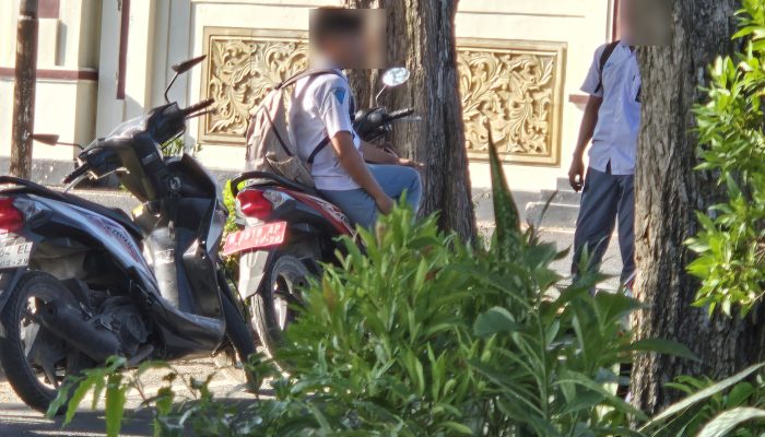 Motor Plat Merah M 35XX AP Dipakai Standing di Depan Pendopo Pamekasan, BPKAD: Kami Cek Dulu
