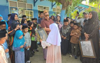 Kenang Masa Jualan Pulpen Saat Bantu Rehab SDN Kowel 3, Haji Her: Dulu Saya Juga Pernah Melarat